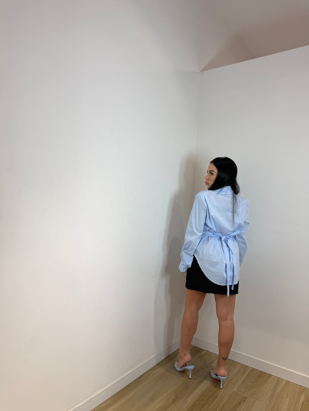 Camicia Chisy chiusa con cinta