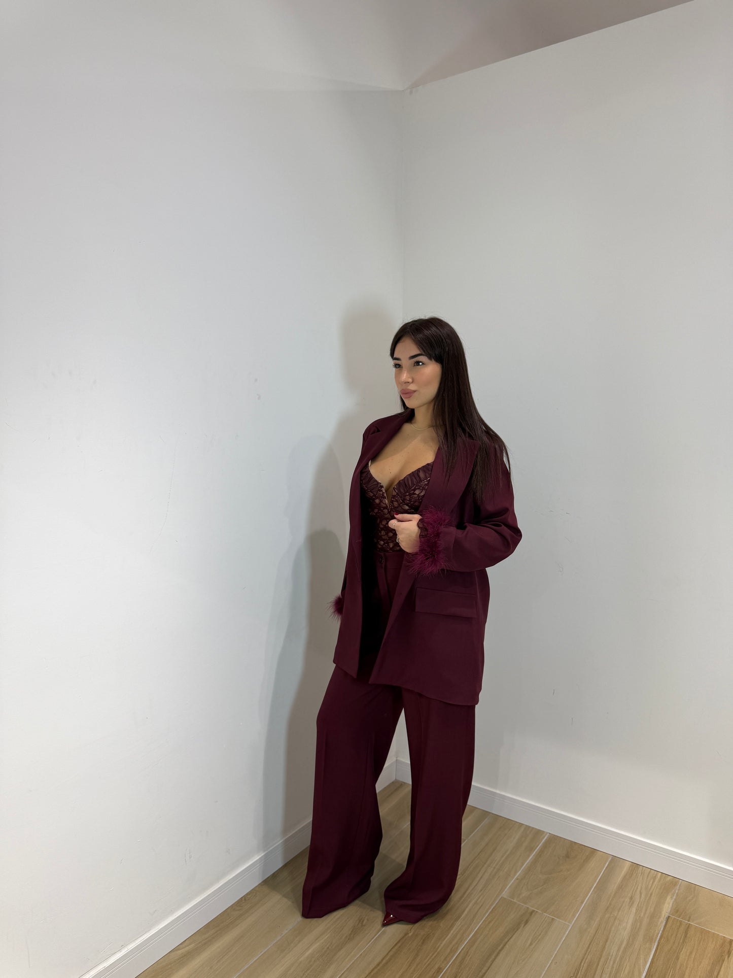 Tailleur piuma bordeaux
