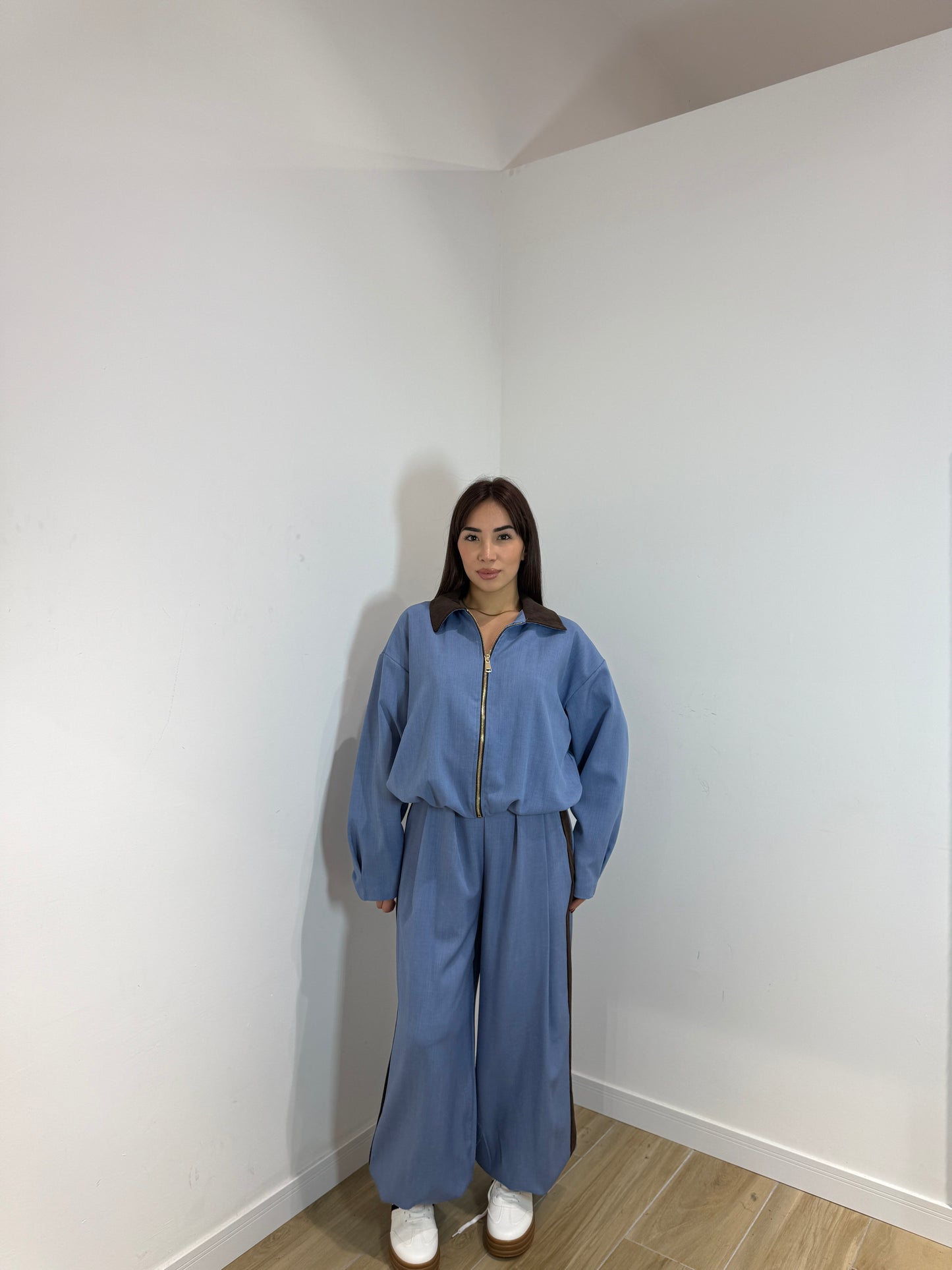 Tuta Pharrel azzurra