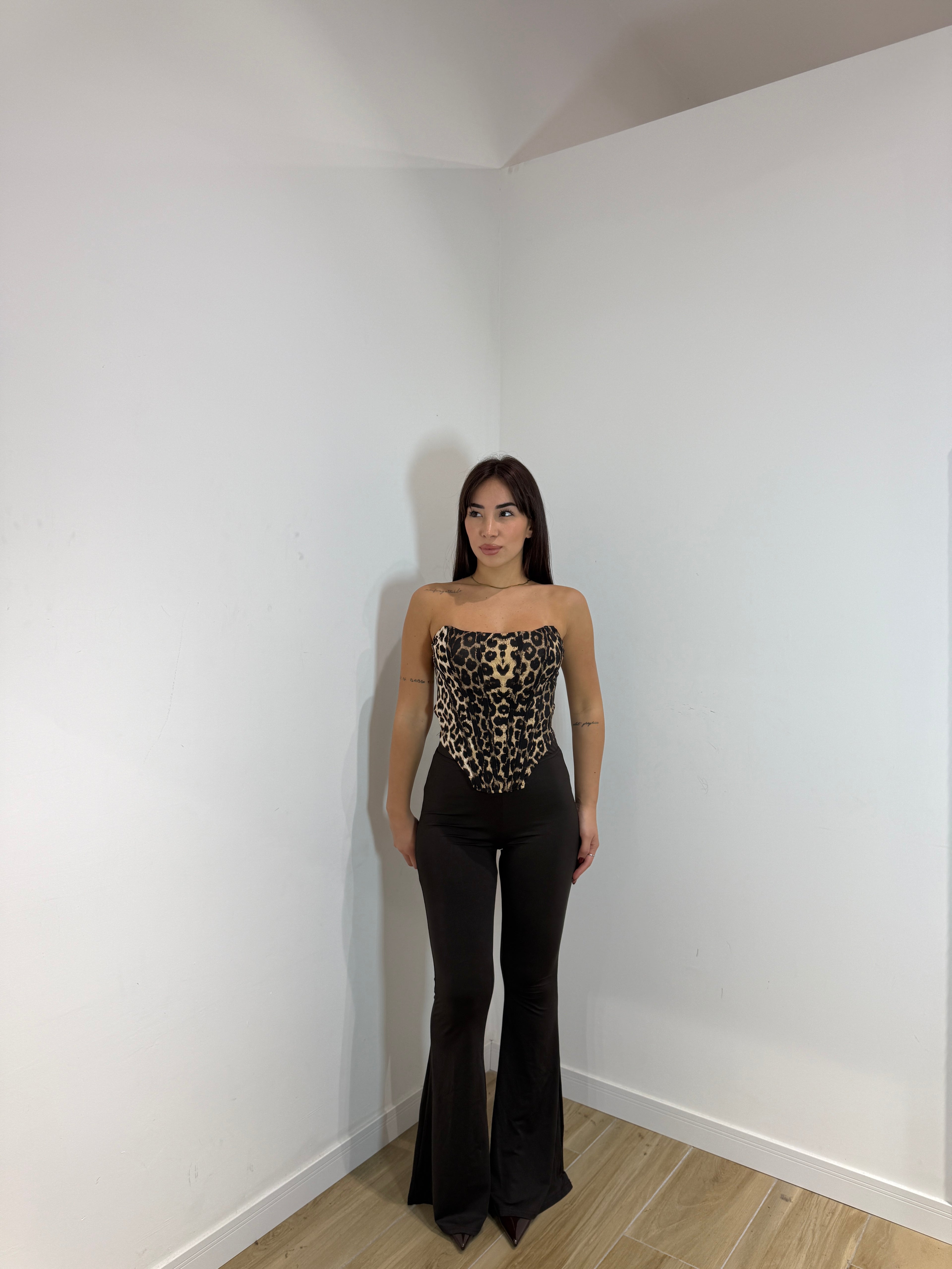 Top Naama leopardato