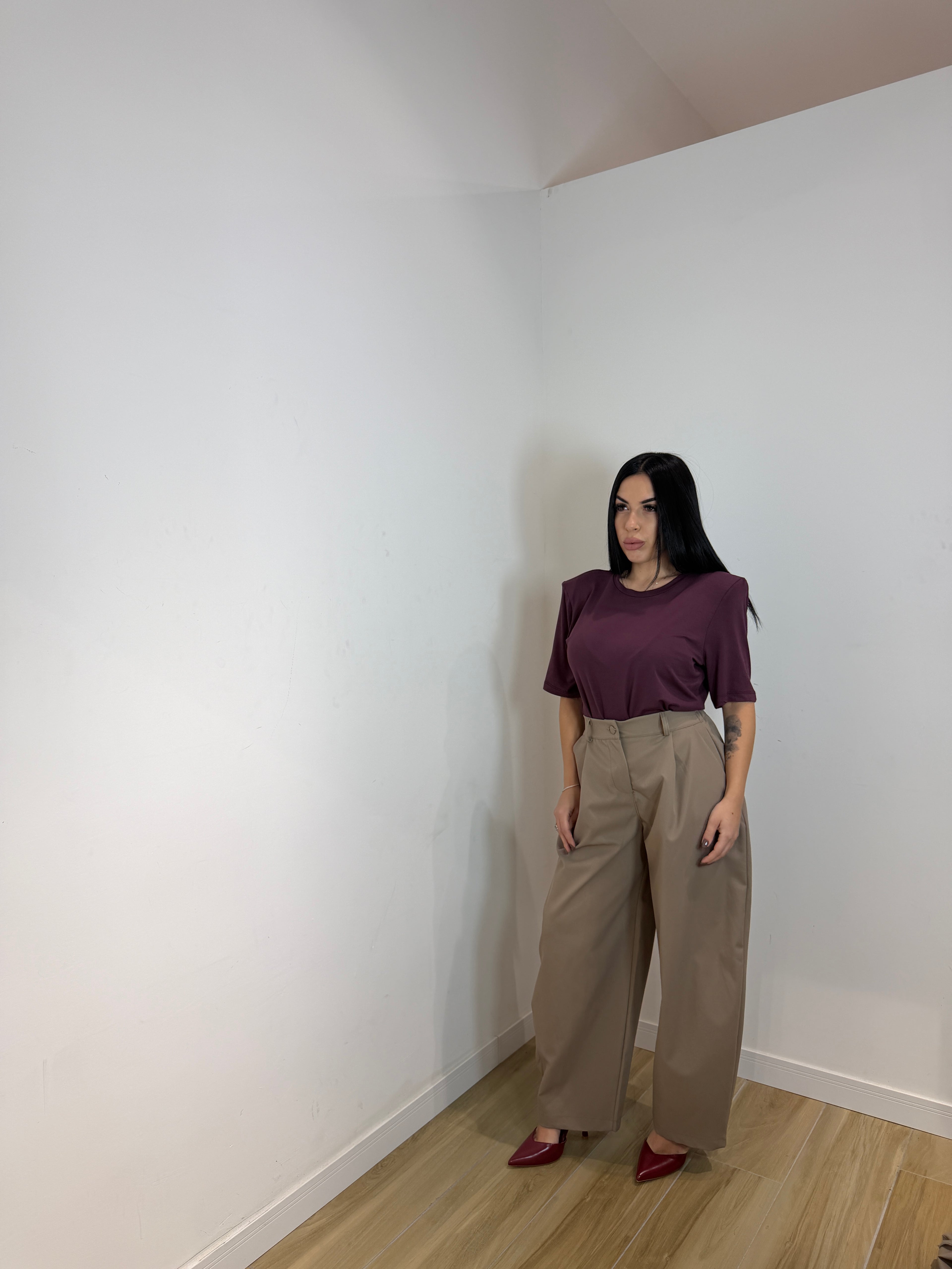 Body soffice con spalline strutturate