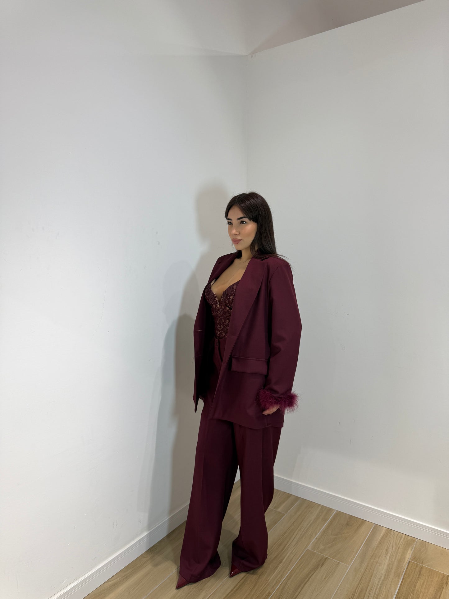 Tailleur piuma bordeaux