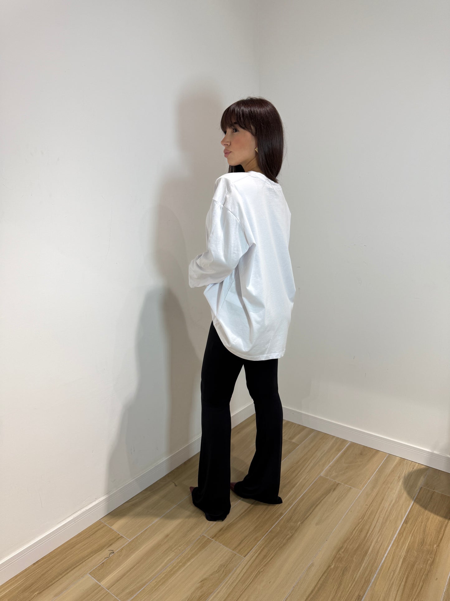 Shirt over con spallina bianca