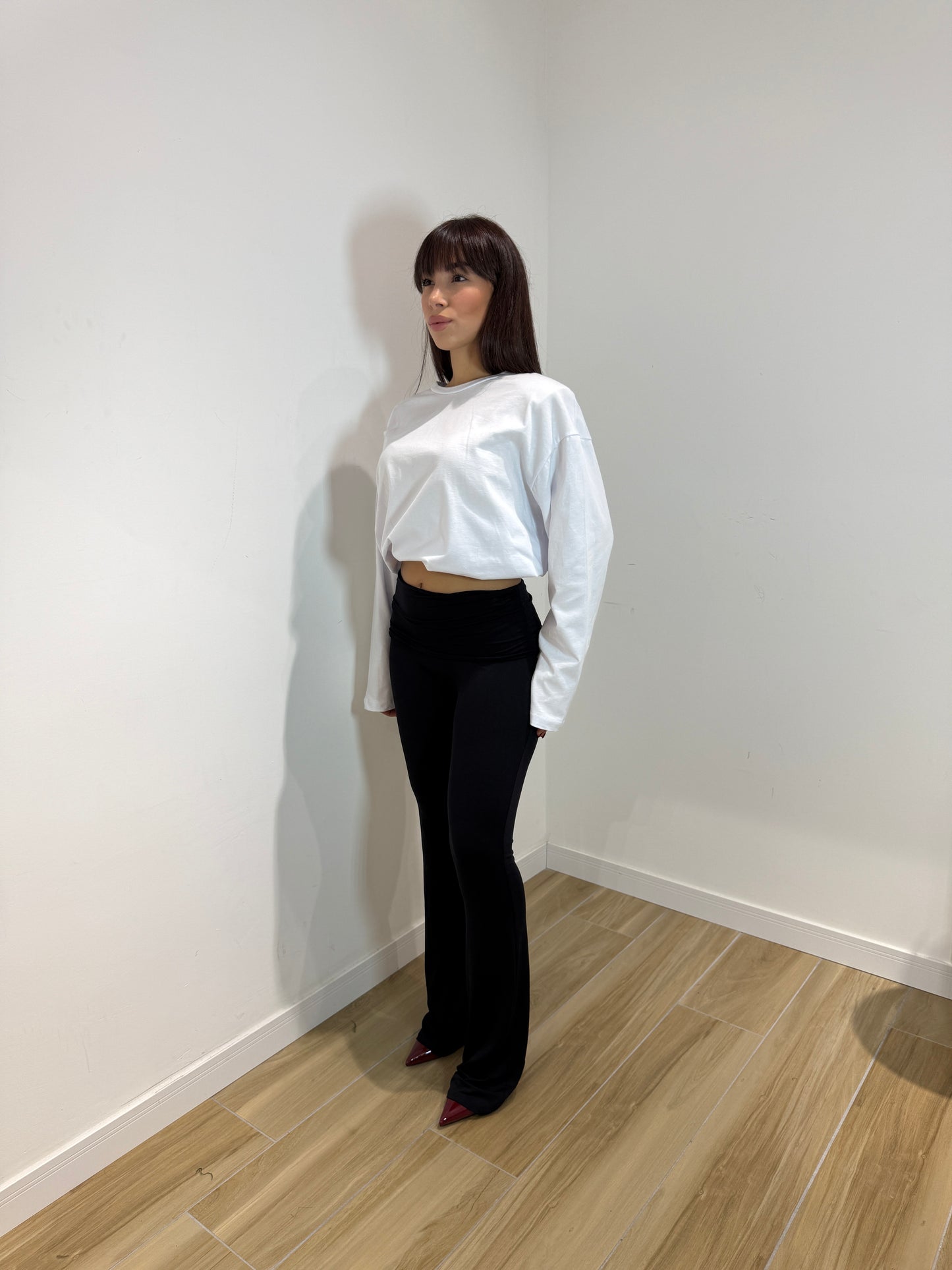 Pantalone modellante con risvolto