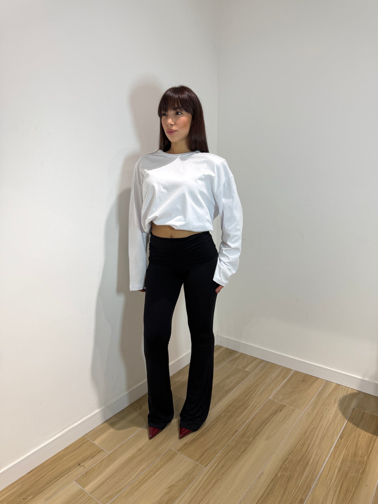 Pantalone modellante con risvolto