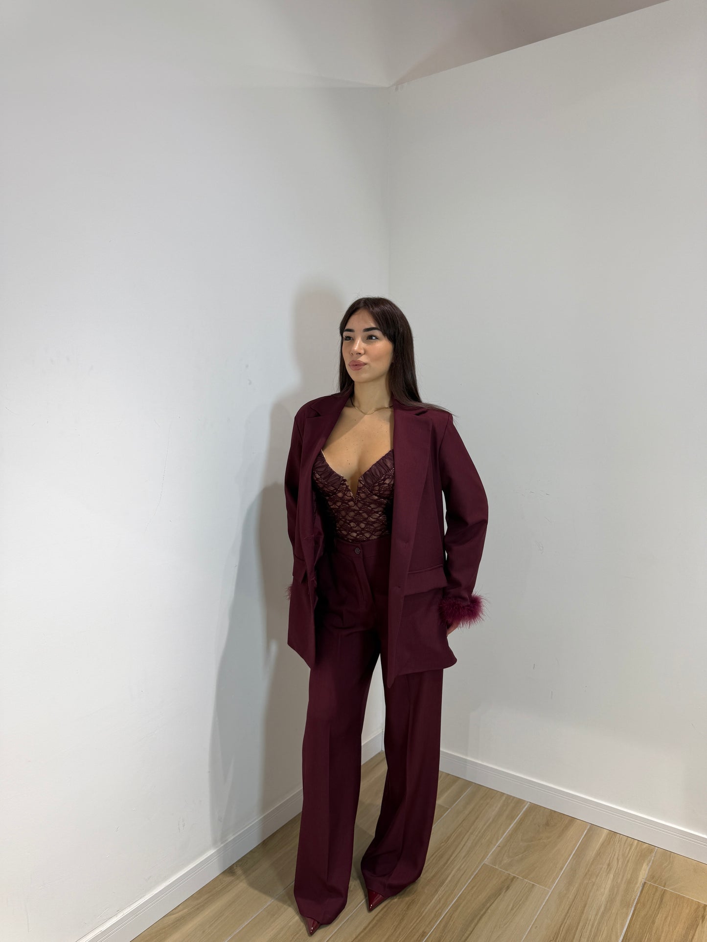Tailleur piuma bordeaux