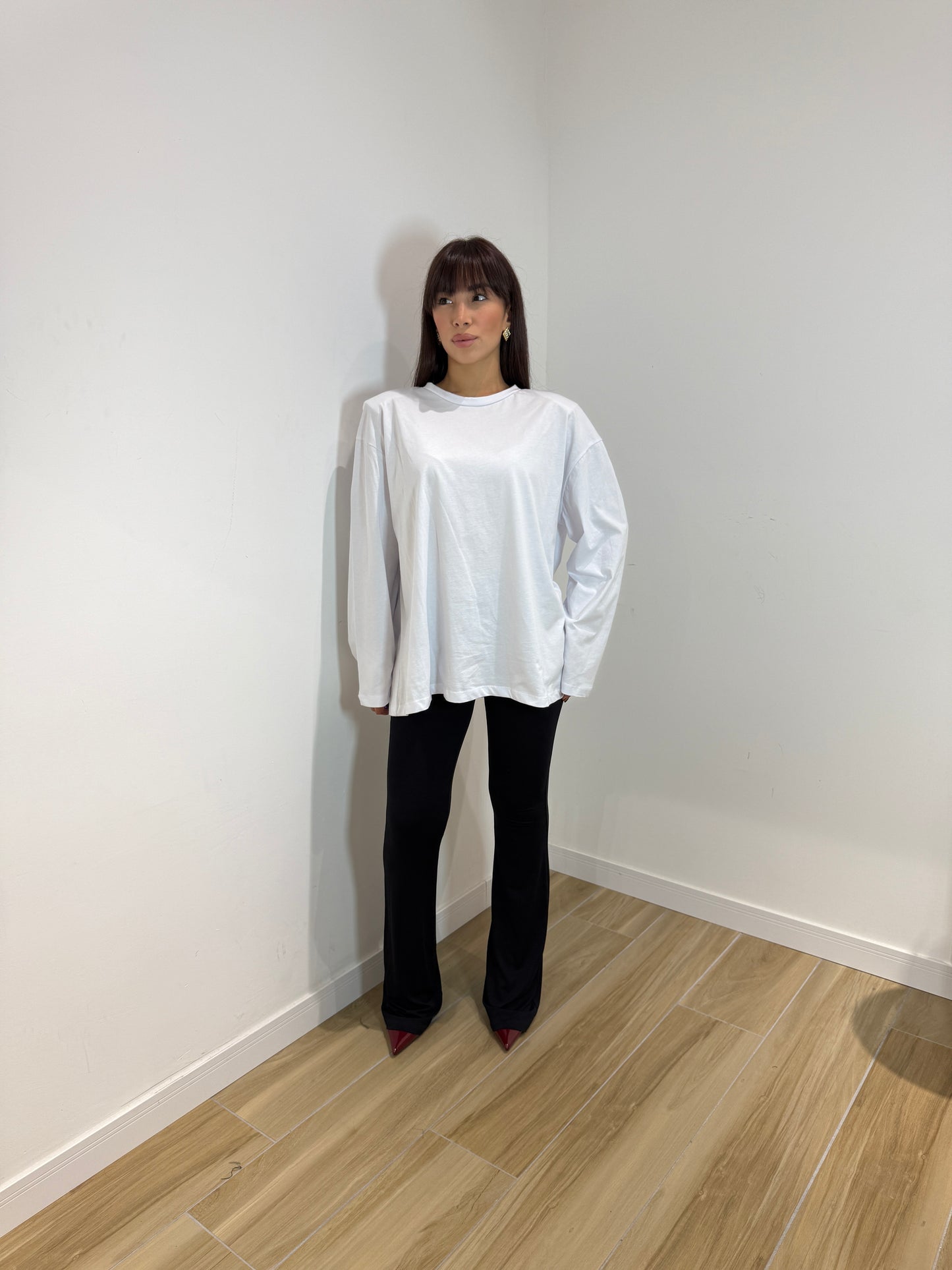 Shirt over con spallina bianca