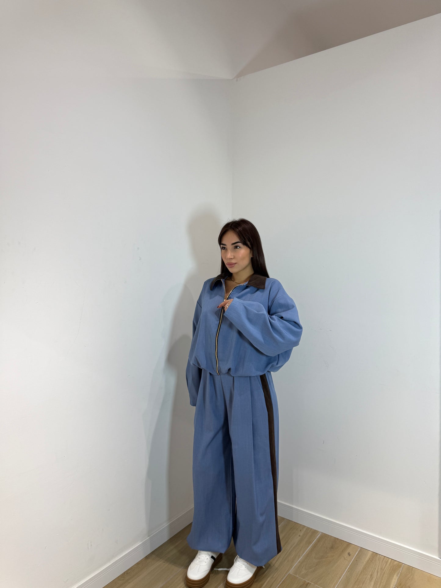 Tuta Pharrel azzurra