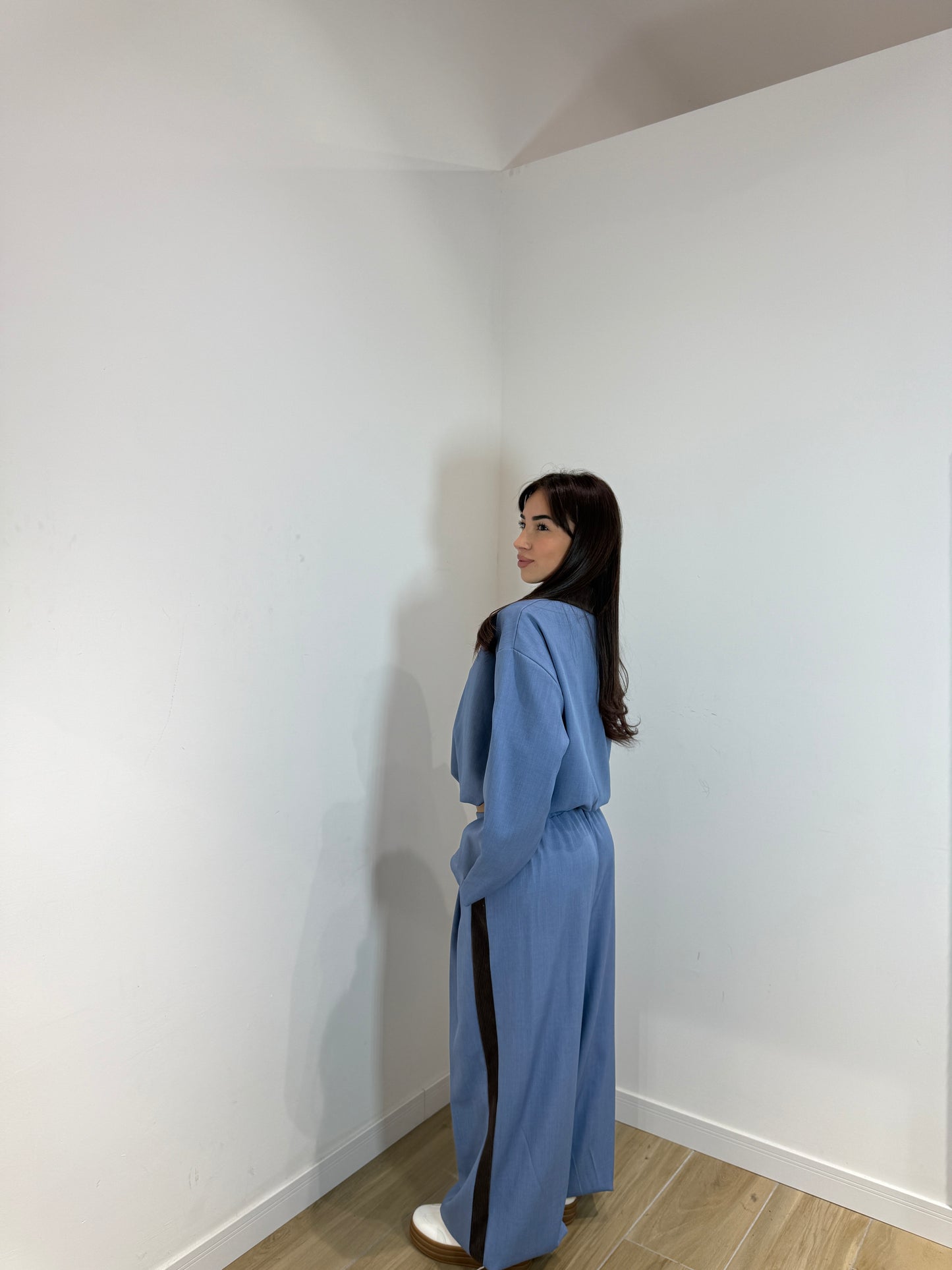 Tuta Pharrel azzurra