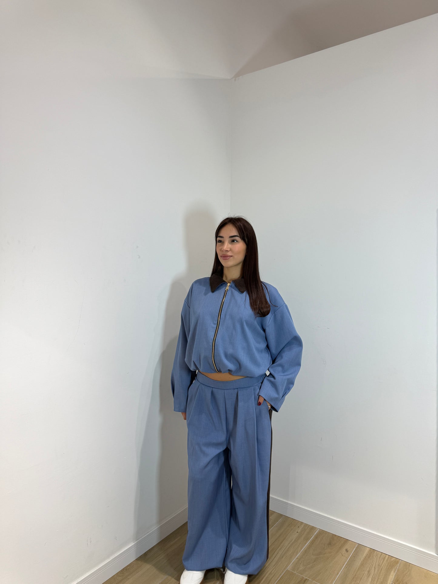 Tuta Pharrel azzurra