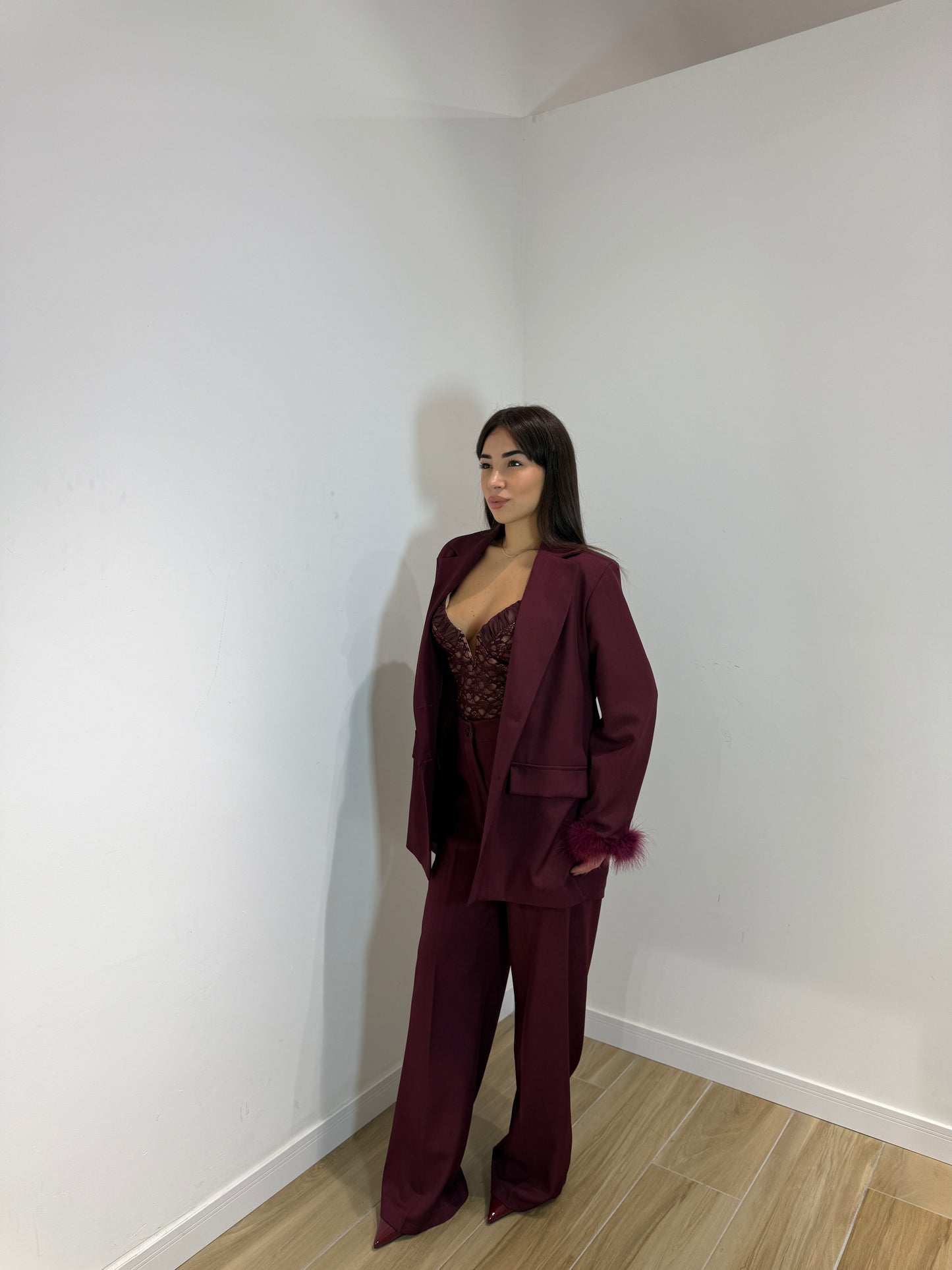 Tailleur piuma bordeaux