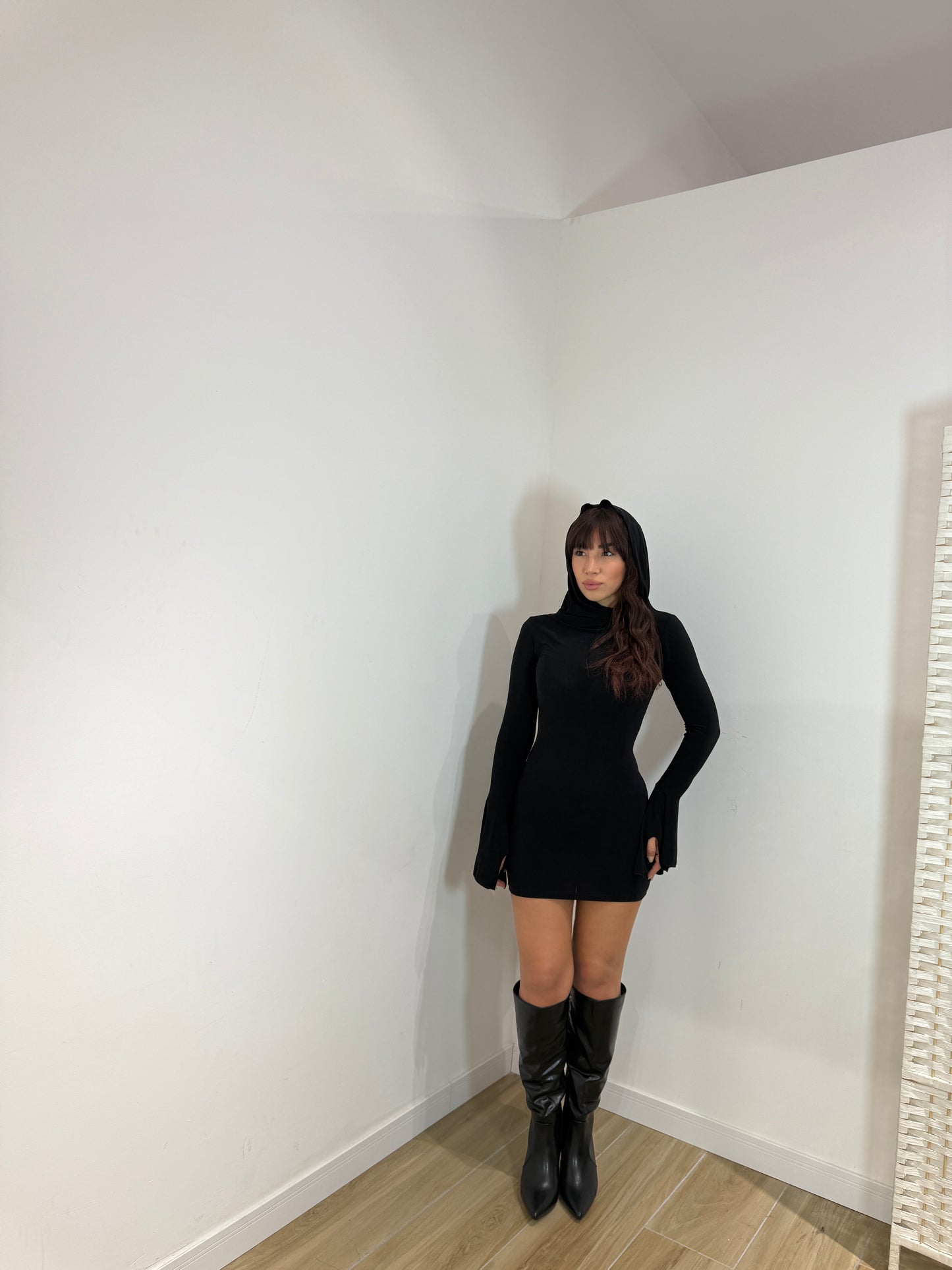 Abito corto con cappuccio Frisia